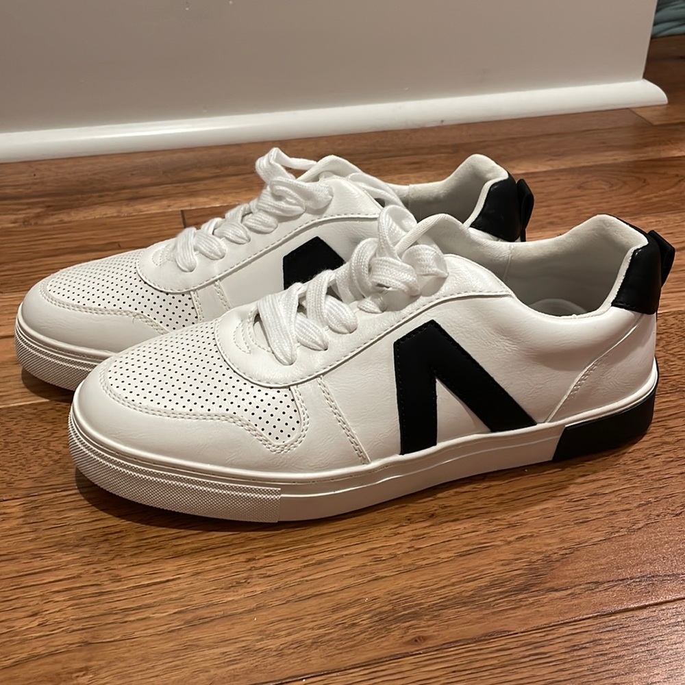 NWOT The Court - sz 10
